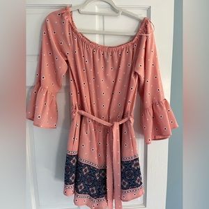 Patterned romper that can be worn on/off shoulders